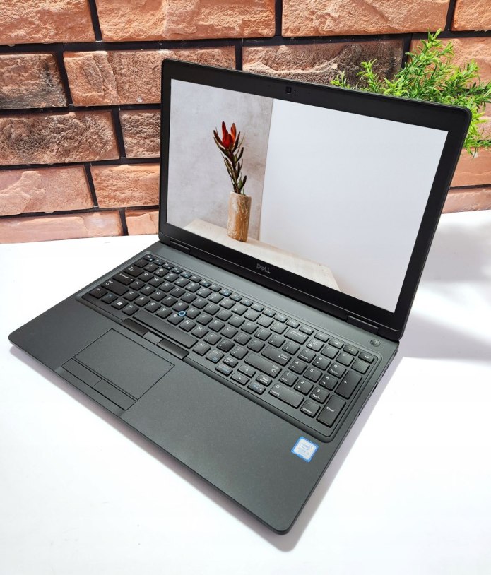 Dell Latitude 5590